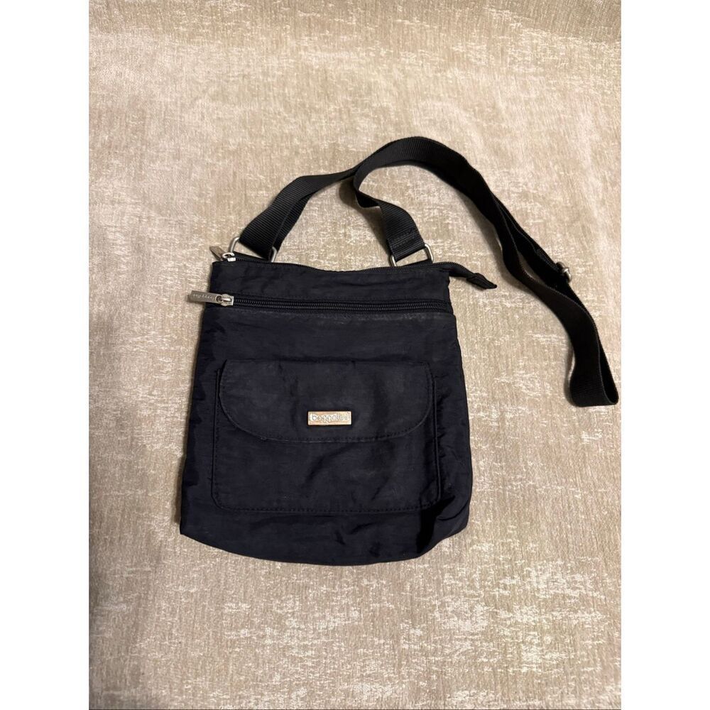Baggallini Women's Cruiser Slim Multiple Card Slot Crossbody Purse Black